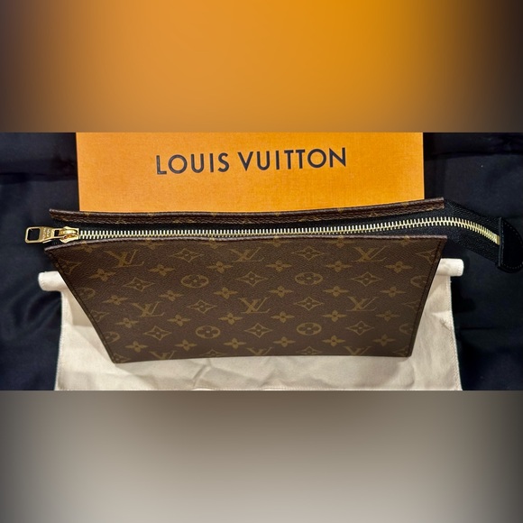 NWT AUTHENTIC LOUIS VUITTON POCHE TOILETTE NM - M46037 - Picture 9 of 15